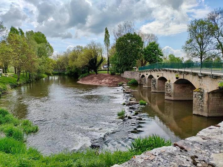 Camping pour 4 personnes, avec vue et jardin dans Saône-et-Loire - 3