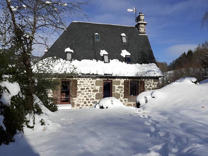 Gîte pour 11 personnes, avec jardin et terrasse dans le Cantal - 2