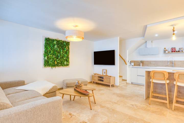 Villa nel cuore della Cittadella con parcheggio terrazza, Wi-Fi e aria condizionata in Aigues-Mortes, Côte d'Améthyste