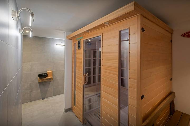 Chalet pour 14 personnes, avec jardin et sauna, adapté aux familles à Pralognan-la-Vanoise - 3