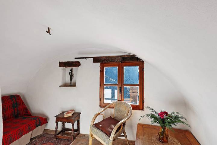 Casa Vacanze 'Unità 8' con Vista Montagna e Terrazza Privata in Baiardo, Alpi Liguri