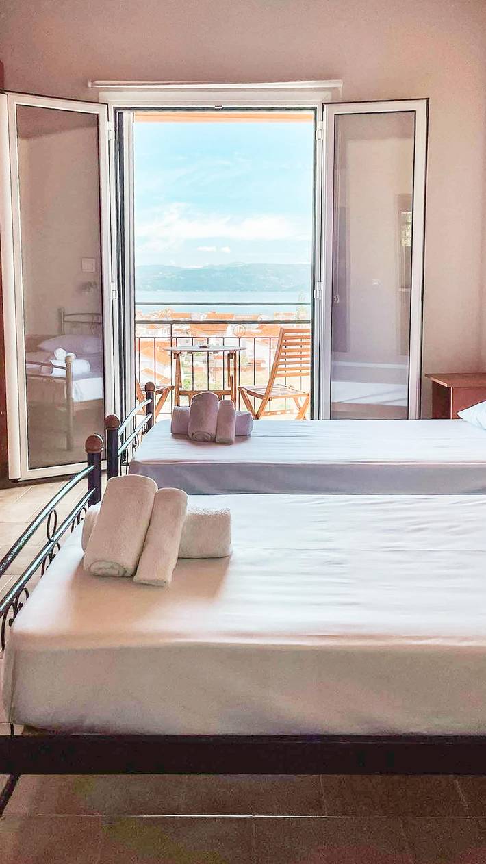 Gîte pour 2 personnes, avec jardin, adapté aux familles dans Kavos - 3