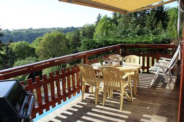 Gîte pour 6 personnes, avec terrasse et jacuzzi à Beaulieu