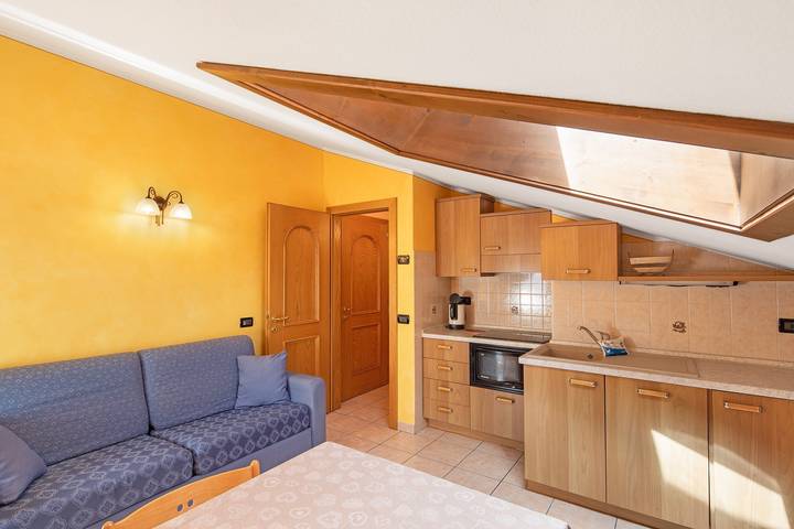 Hel lägenhet, 'Chalet Letizia Apartment Bilo' with Mountain View, Balcony & Wi-Fi in Livigno (Town), Livigno