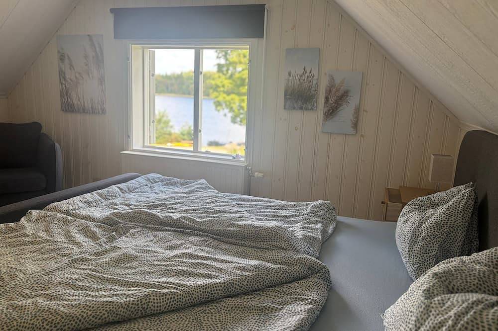 Villa Waldsee – Ferienhaus am See mit Pool, Hot Tub & Sauna in Småland in Emmaboda und Umgebung