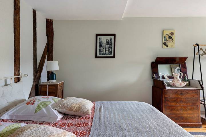 Chambres Egon Schiele : terrasse et jardin partagés, Wi-Fi, petit-déjeuner inclus in Le Grand-Lucé, Sarthe