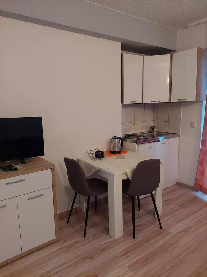 Two-Bedroom Apartment in Omiš (Dalmatia), Omiš