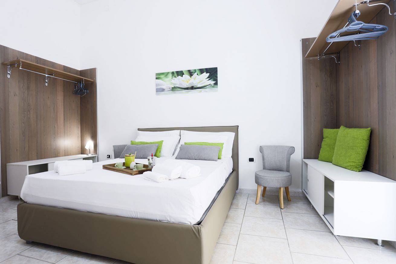 Appartement entier, Appartement de vacances pour 2 personnes avec balcon/terrasse in Naples, Province de Naples