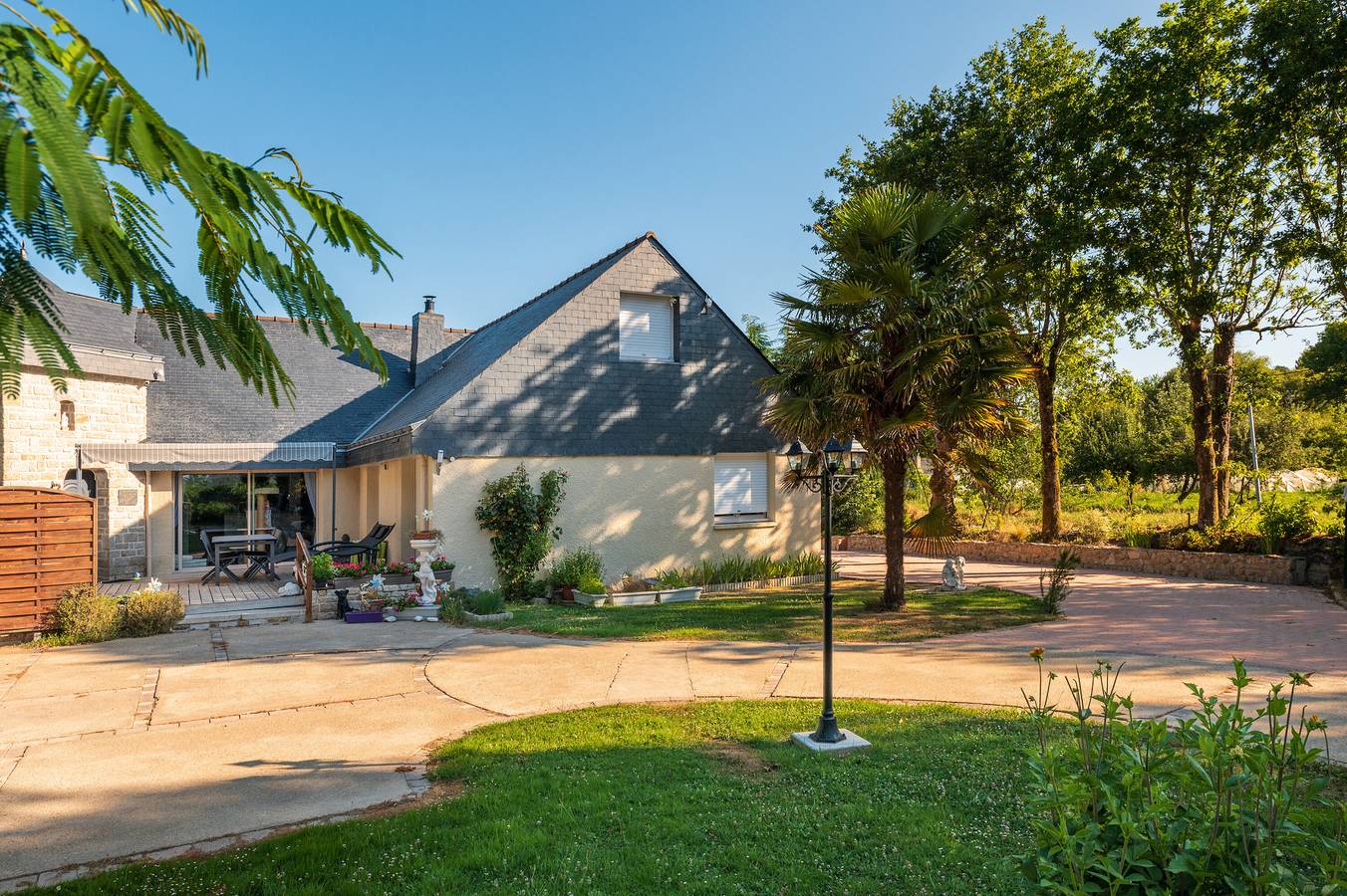 Maison de vacances 'Gîte Les Coralines' avec terrasse privée, jardin commun et Wi-Fi in Plumergat, Côte des Mégalithes