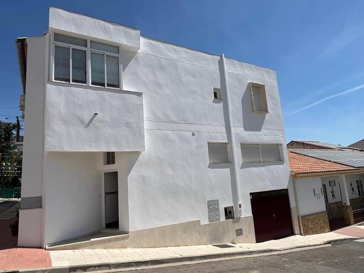 Apartamento para 5 personas, con Balcón además de Terraza y Vistas en Luque