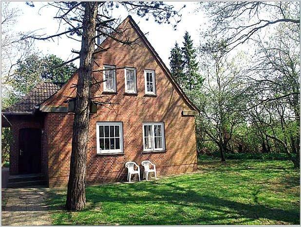 Ferienhaus für 3 Personen, mit Balkon/Terrasse und Terrasse sowie Garten in Tating