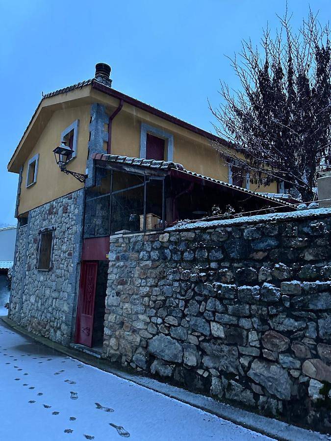 Casa rural para 6 personas, con Terraza además de Jardín y Vistas en Parque Regional de la Montaña de Riaño y Mampodre - 2