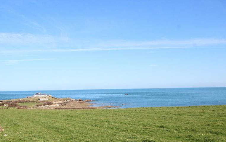 Gîte für 6 Personen, mit Terrasse und Garten in Cotentin
