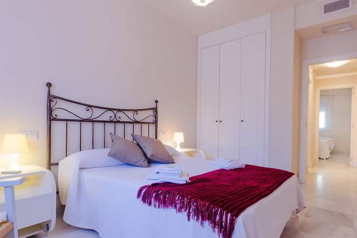 Apartamento entero, Gran terraza y piscina in Playa De Las Redes, El Puerto de Santa María