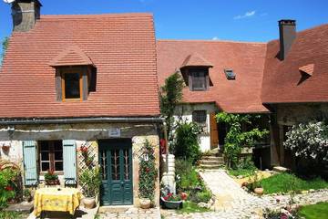 Gîte pour 7 personnes, avec jardin à Hautefort
