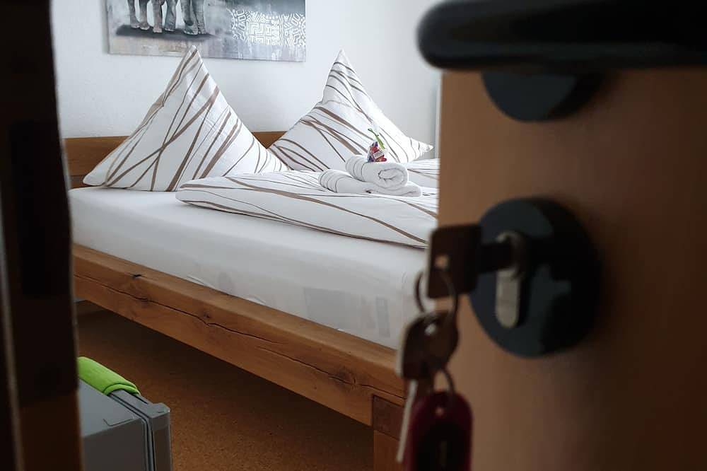 Ganze Wohnung, I24rooms - 3 Zi-Wohnung. 80qm, 2 Bäder, Terrasse, Garten  und Whirlpool in Legau, Bayerisch Schwaben