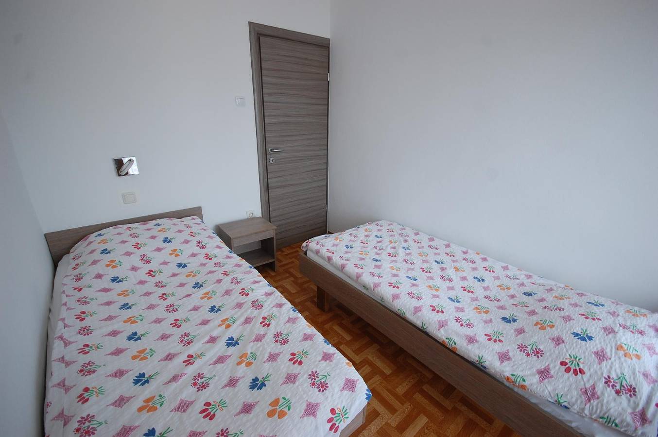 Entire holiday apartment, Holiday apartment for 5 people with balcony in Njivice, Krk