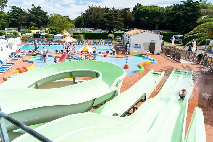 Camping für 4 Personen, mit Pool und Sauna sowie Terrasse, mit Haustier auf der Ile de Re - 3