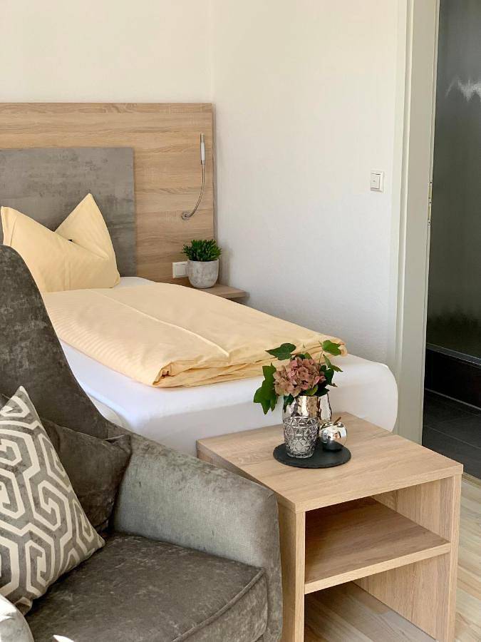 Hotel für 2 Personen, mit Terrasse und Garten in Schwäbisch Gmünd - 4