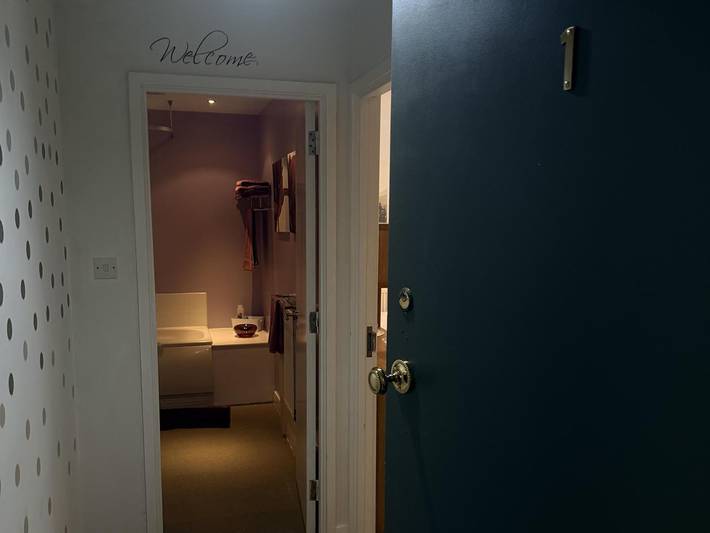 Last minute apartment for 8 people, with Garden in Aberdeen