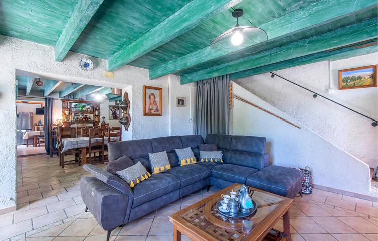 Appartement de 120 m2 avec piscine, climatisation et parking in Arles, Côte méditerranéenne (France)