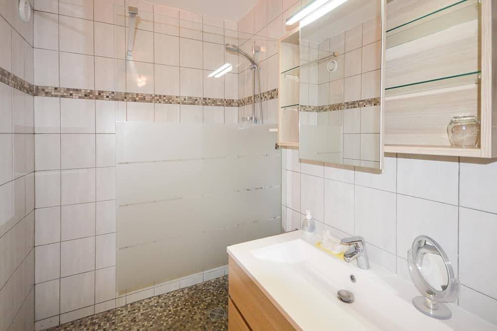 Ganze Wohnung, Cozy apartment in Vallauris with swimming pool in Vallauris, Mittelmeerküste (Frankreich)