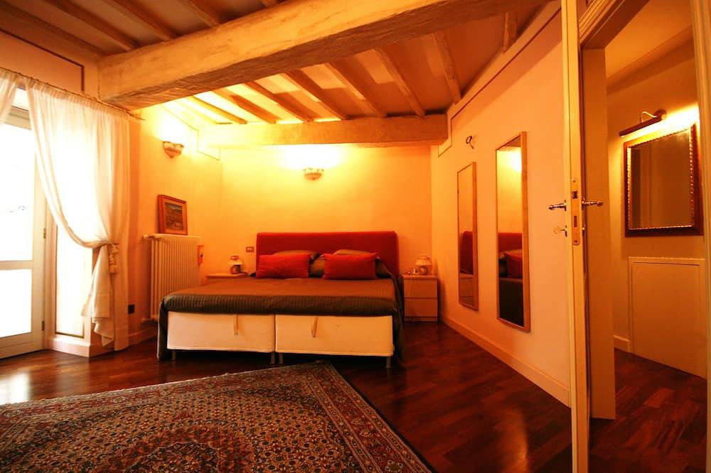 Appartamento intero, Romantic Flat in a Medieval Tower of Spoleto in Spoleto, Perugia e dintorni
