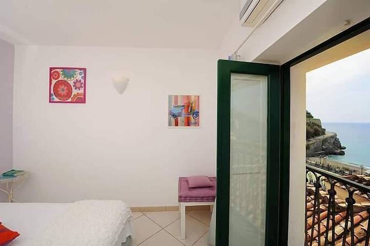 Appartement entier, Ciliegia by Amalfivacation.it - Sea View, Few Steps from the Beach in Minori, Sorrento Coast