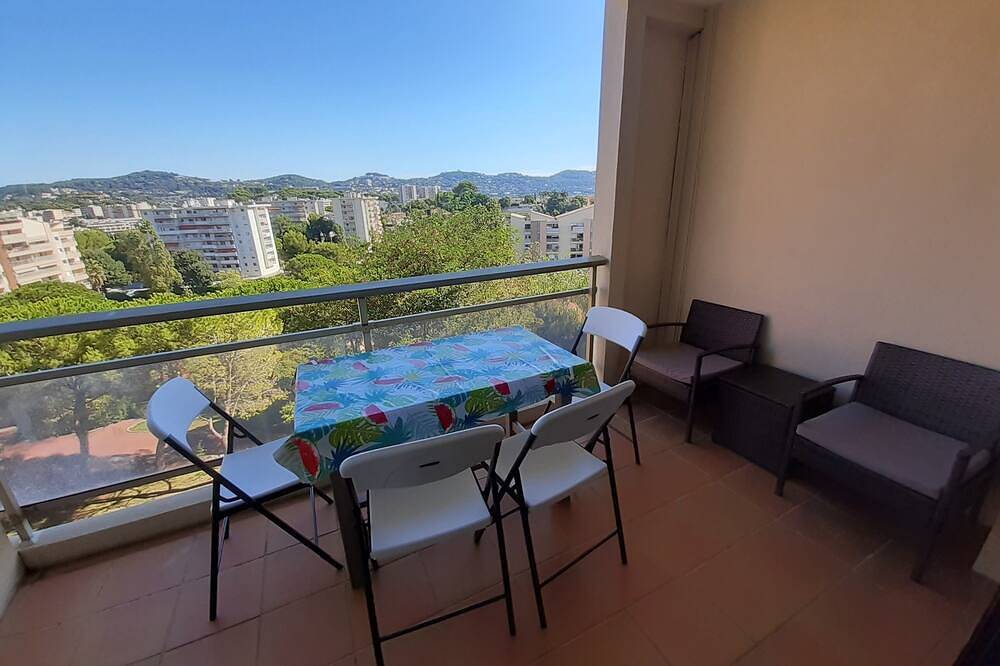 Appartement De Vacances pour 4 Personnes dans Le Cannet, Région de Cannes