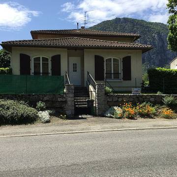 Gîte pour 6 personnes, avec jardin, animaux acceptés à Tarascon-sur-Ariège
