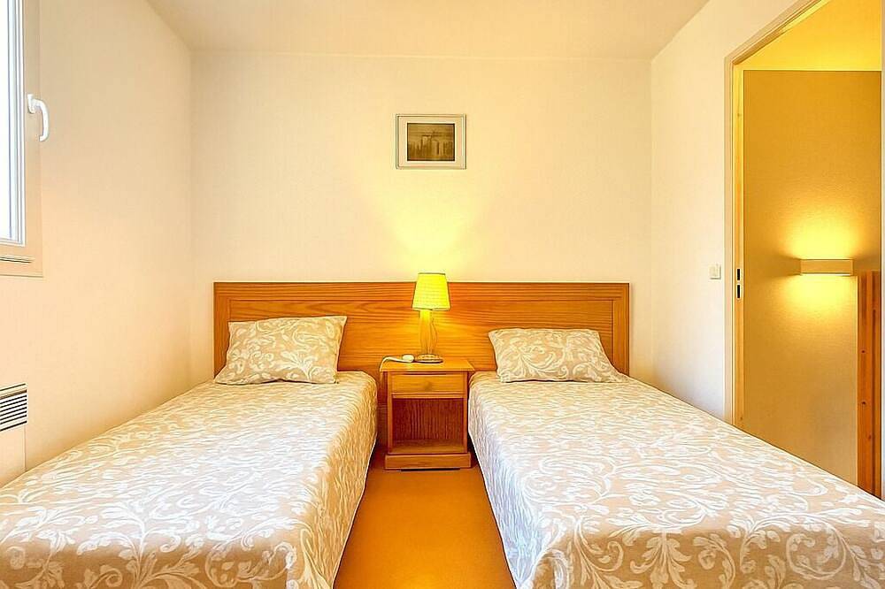 Entire apartment, Les Deux Terrasses, 6 guests, Pool in Calvisson in Calvisson, Nimes region