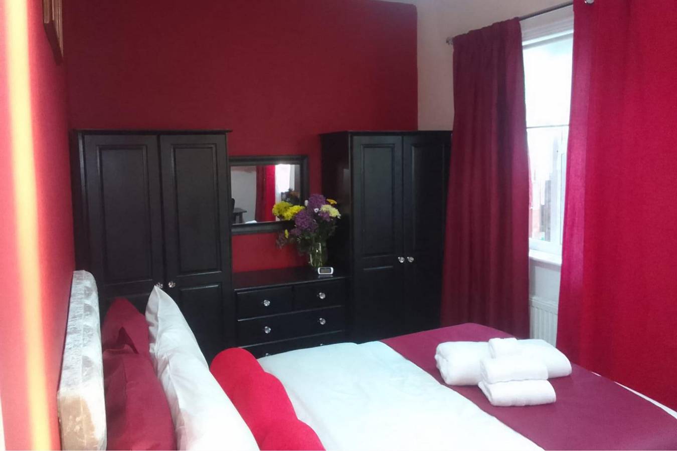 2 Bedroom Bungalo - Free Parking, Wifi & Garden in Wolverhampton, Région de Birmingham