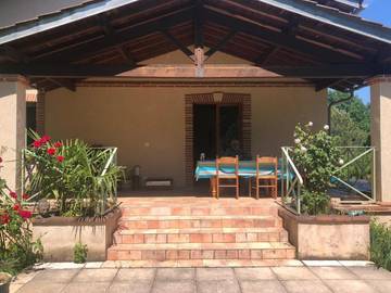 Cottage pour 2 personnes, avec jardin ainsi que vue et piscine à Montauban