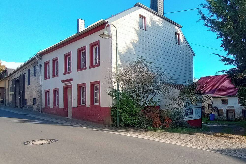 Typisches Eifelhaus mit schönem Garten in Nattenheim, Eifelkreis Bitburg-Prüm