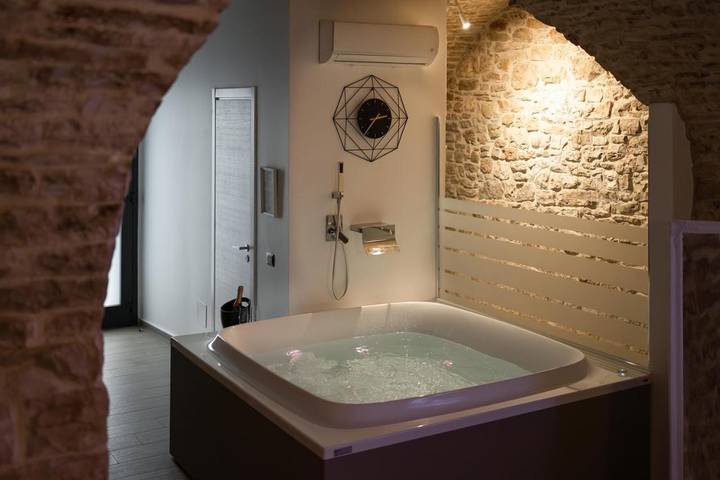 Casa vacanza per 2 persone, con Idromassaggio a Palo del Colle