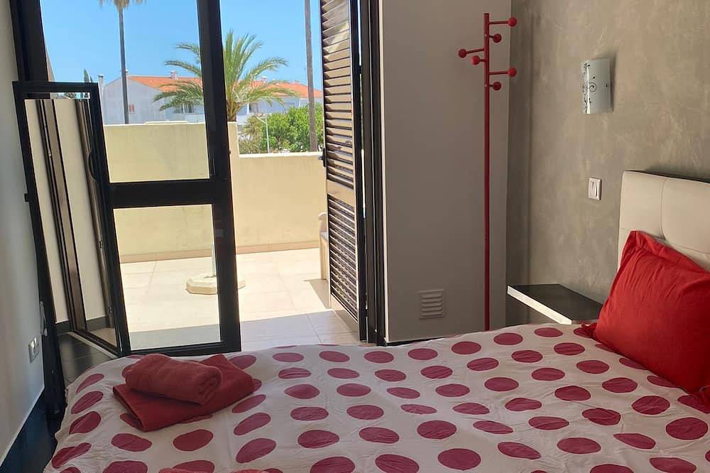 Apartamento inteiro, Apt 2 P Luxuosas 3 piscinas de tênis. centro histórico / praia / Baicha Albuferia in Albufeira, Distrito de Faro