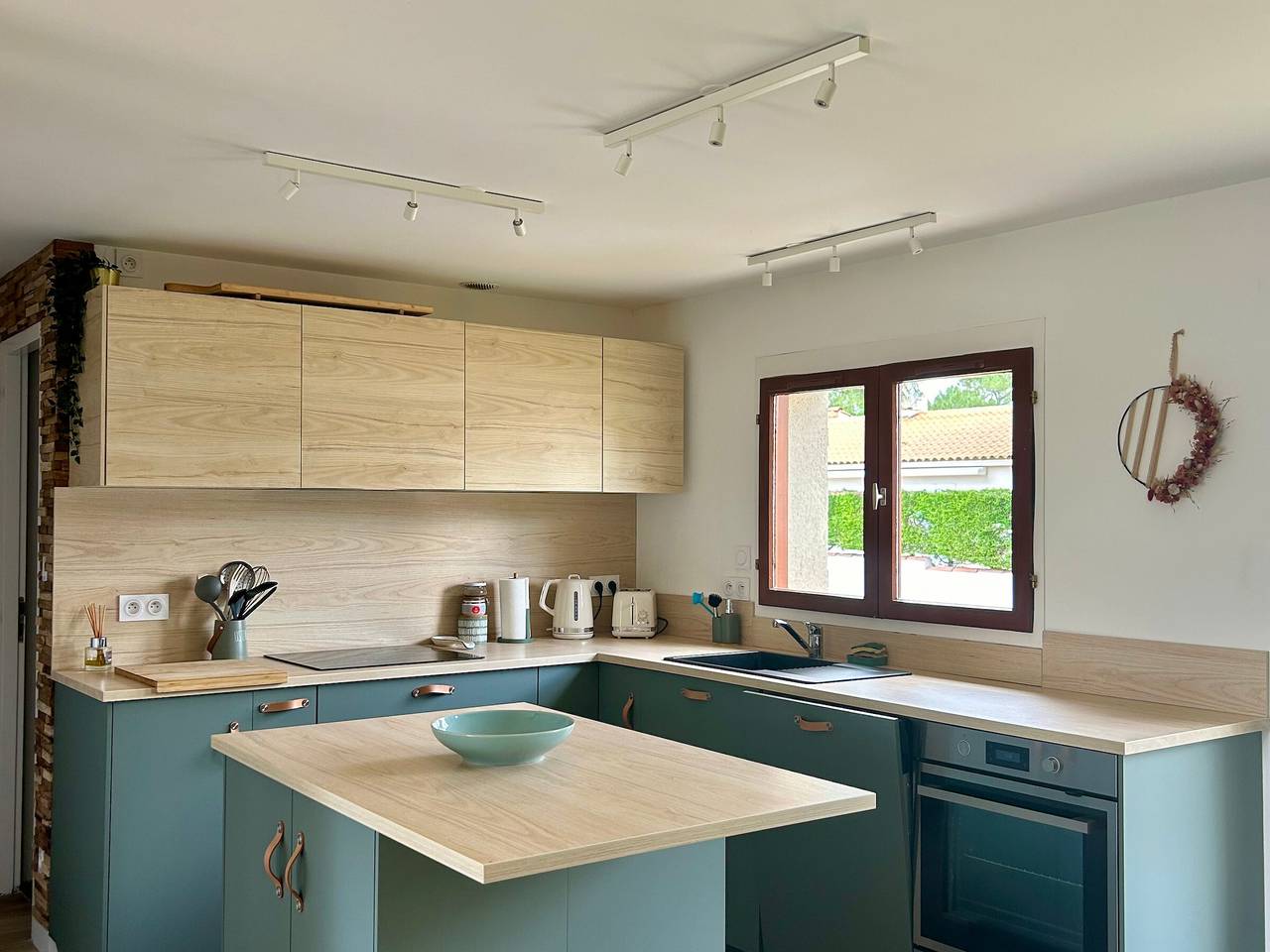 Maison Charme Proche Plage et Forêt avec Jardin, Wifi, Bbq, et Pistes Cyclables à Proximité in Saint-Jean-de-Monts, Vendée