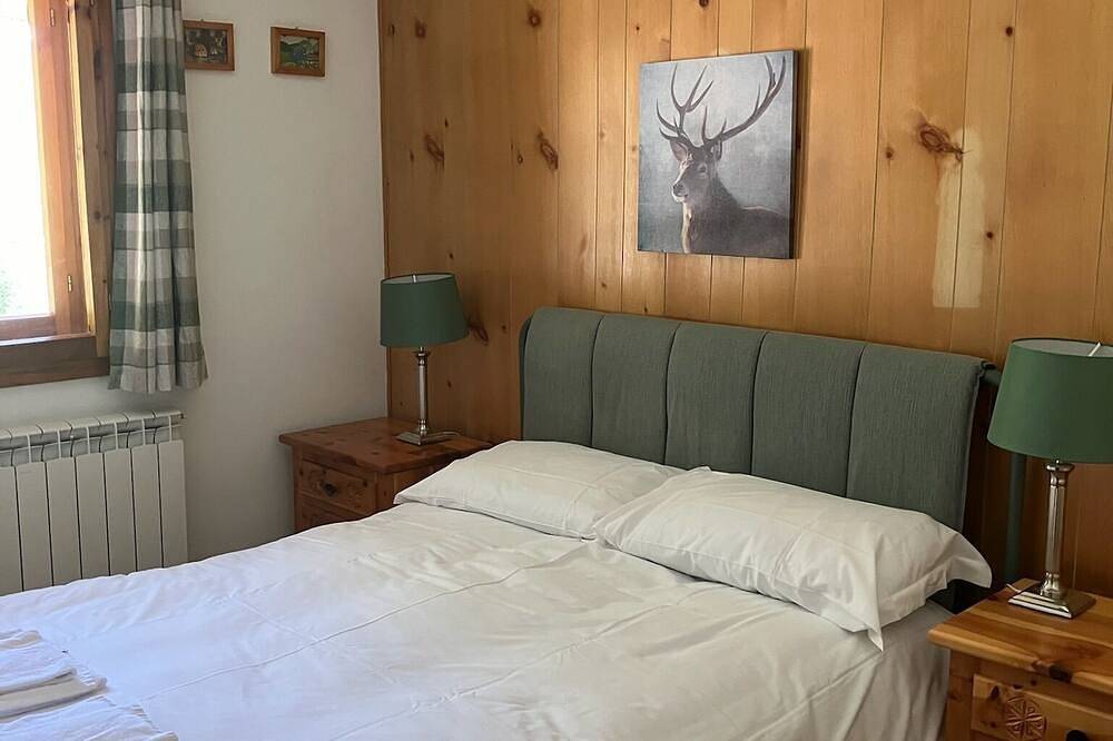 Entire apartment, Beautiful cosy penthouse ski apartment in La Thuile Aosta Valley. Pet friendly in La Thuile (town), La Thuile