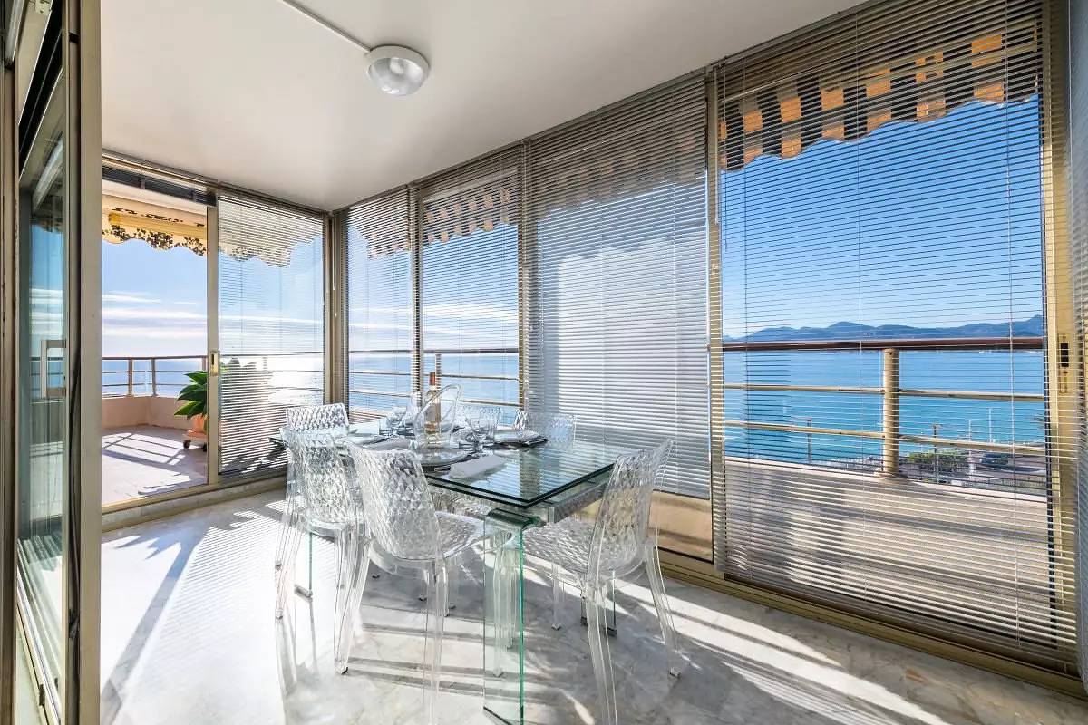 Appartement entier, 3P Vue Panoramique & Accès Plages in Cannes La Bocca, Cannes