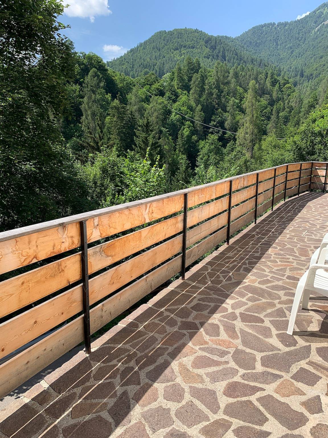 Appartement entier, Appartement "Bruna" avec vue sur les montagnes, terrasse privée et Wi-Fi in Forno di Zoldo, Val di Zoldo