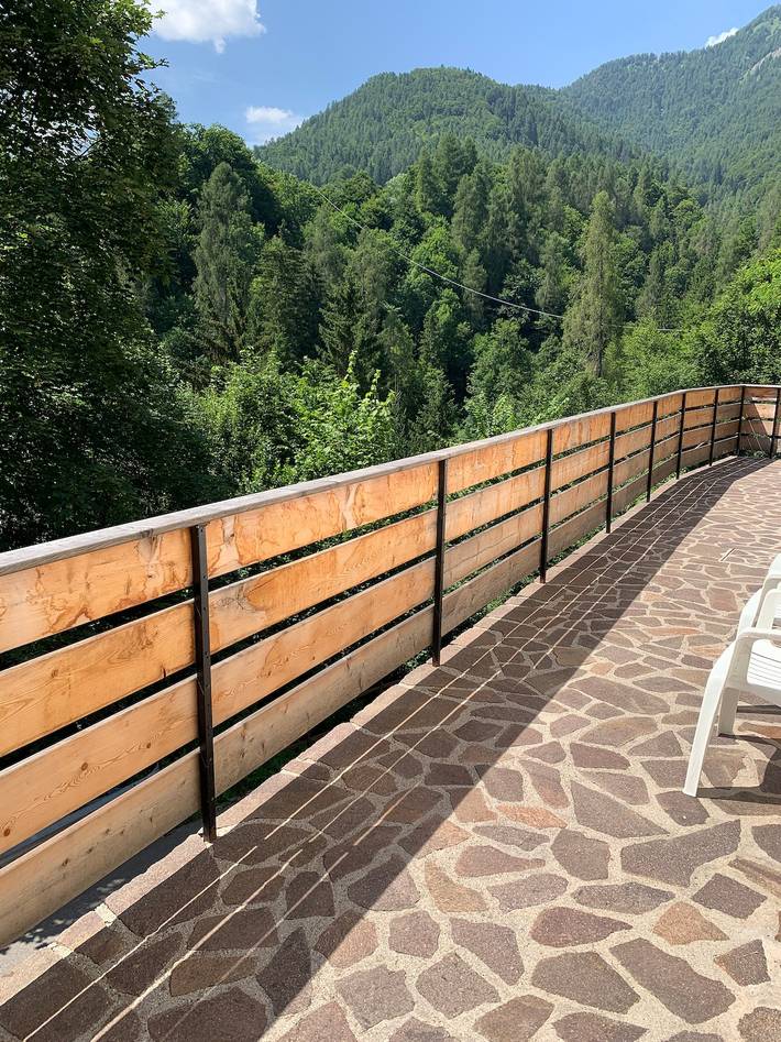 Hel lägenhet, Apartment 'Bruna' with Mountain View, Private Terrace and Wi-Fi in Forno di Zoldo, Val di Zoldo