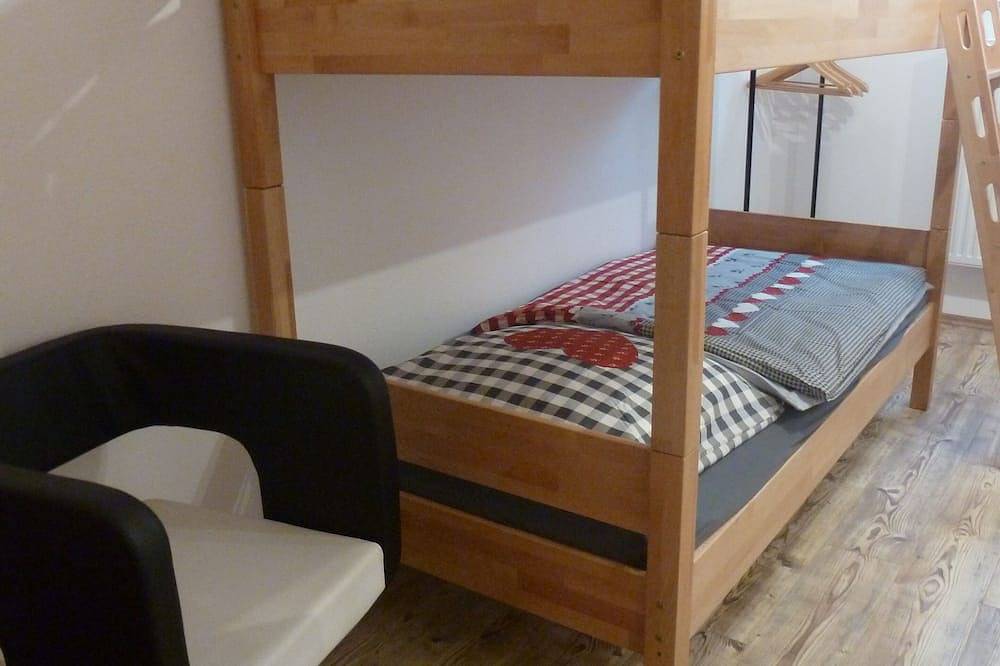 Ganze Wohnung, Geräumige Ferienwohnung für Familien, Monteure, Radfahrer,  Legoland in Günzburg, Bayerisch Schwaben