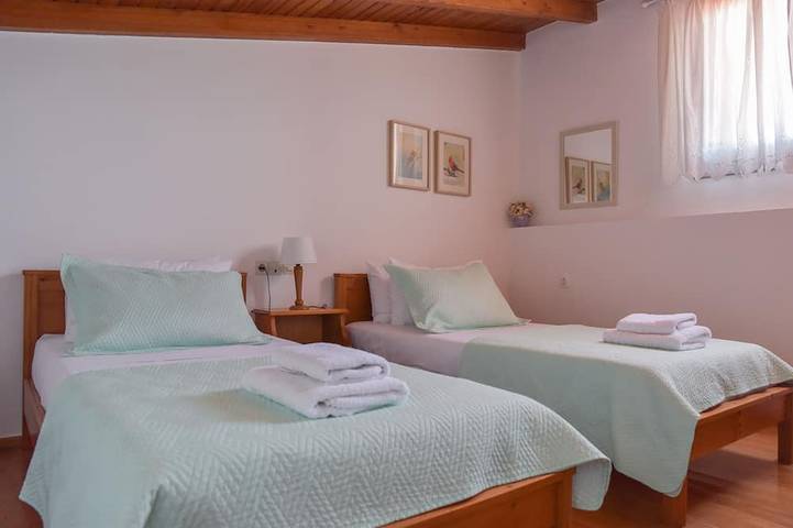 Entire apartment, Seasound I. Amazing apartment into the sea in Agioi Apostoli, Chania region