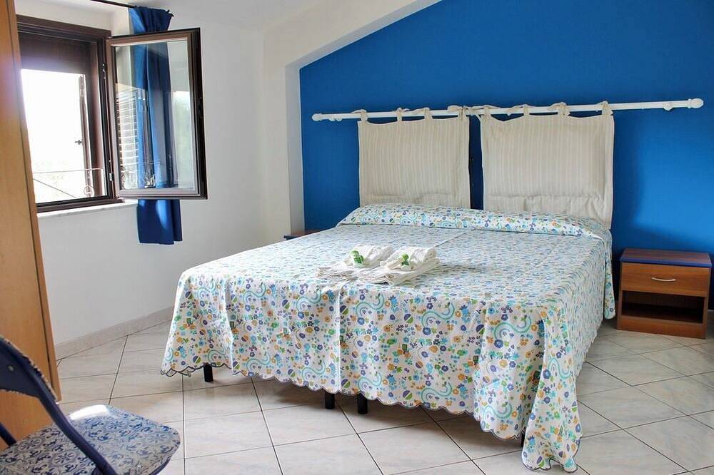 Appartamento intero, “Casa Kalavrìa”a 50mt dal mare in Nicotera Marina, Nicotera
