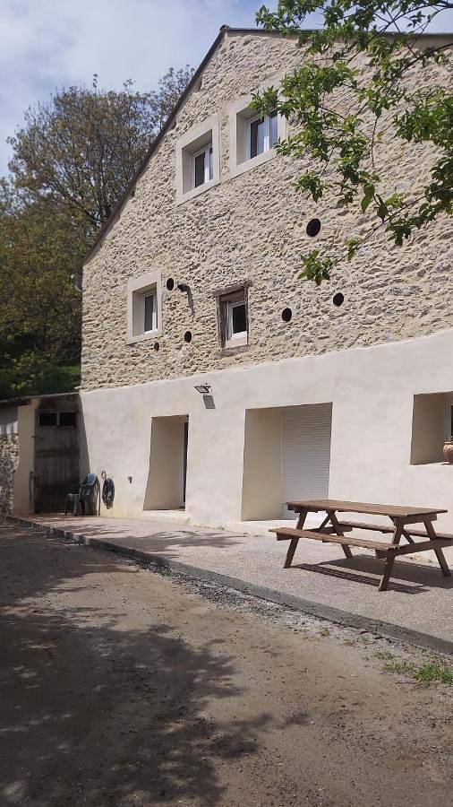 Gîte pour 4 personnes, avec terrasse à Montredon-Labessonnié - 2