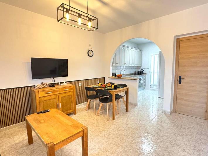 Gîte pour 4 personnes, avec jardin ainsi que piscine et jacuzzi dans Playa Flamenca - 2