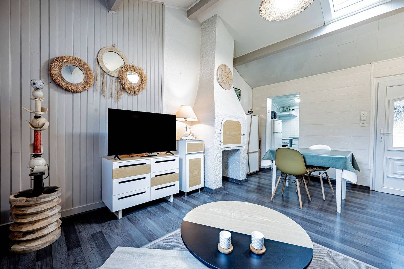 Gîte tranquilo y artístico en Tarascon-sur-Ariège in Banat, Tarascon-sur-Ariège