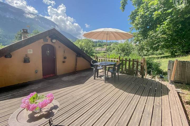 Location de vacances pour 2 personnes, avec Terrasse à Lépin-le-Lac