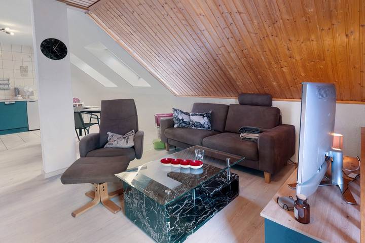 Entire apartment, Apartment “Burgblick” with Mountain View, Balcony, and Wi-Fi in Frankenblick, Sonneberg region