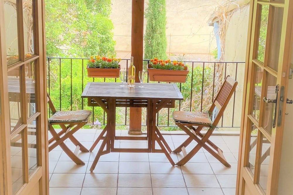 Entire apartment, Apartment 1(merlot)sleeps2  (4) in Carcassonne, Carcassonne region